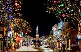 Top Holiday Lights and Christmas Displays in the US - My Family Travels - biggest cities in the usa for christmas light intstal