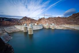 The Largest Lakes in the US by Surface Area - ThoughtCo - biggest man made lake usa